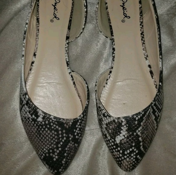 Qupid snakeskin slip ons - Picture 1 of 4